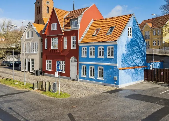 City Harbour House